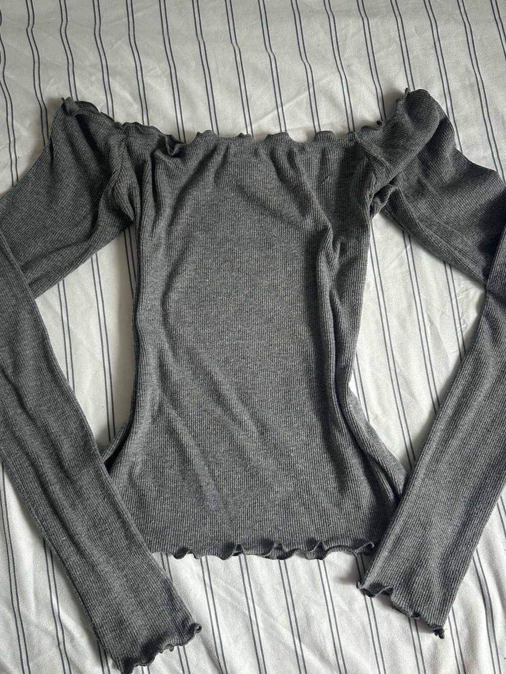 Hollister Gray Off-Shoulder Ribbed Crop Top